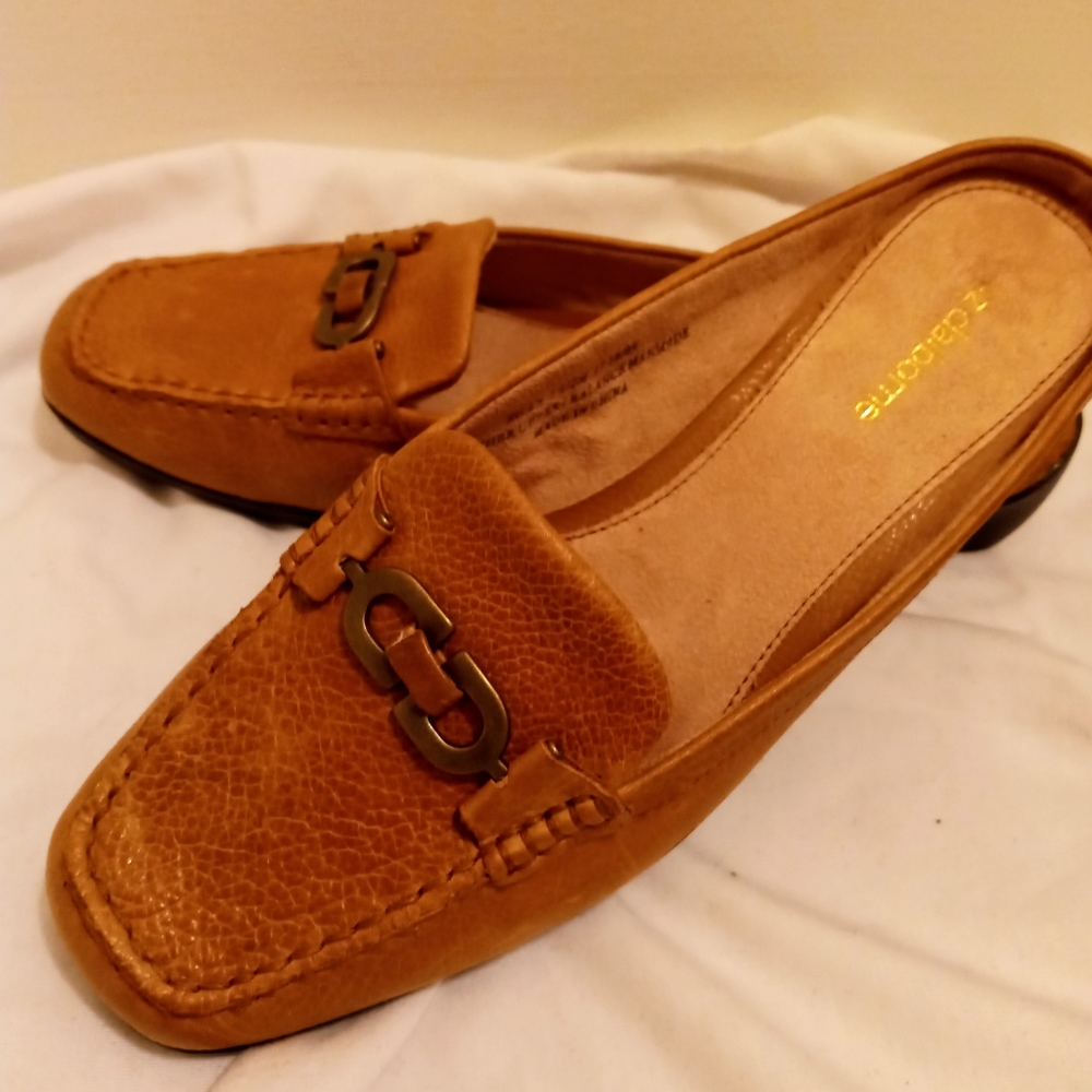 Woman's Liz Claiborne Leather Mules
